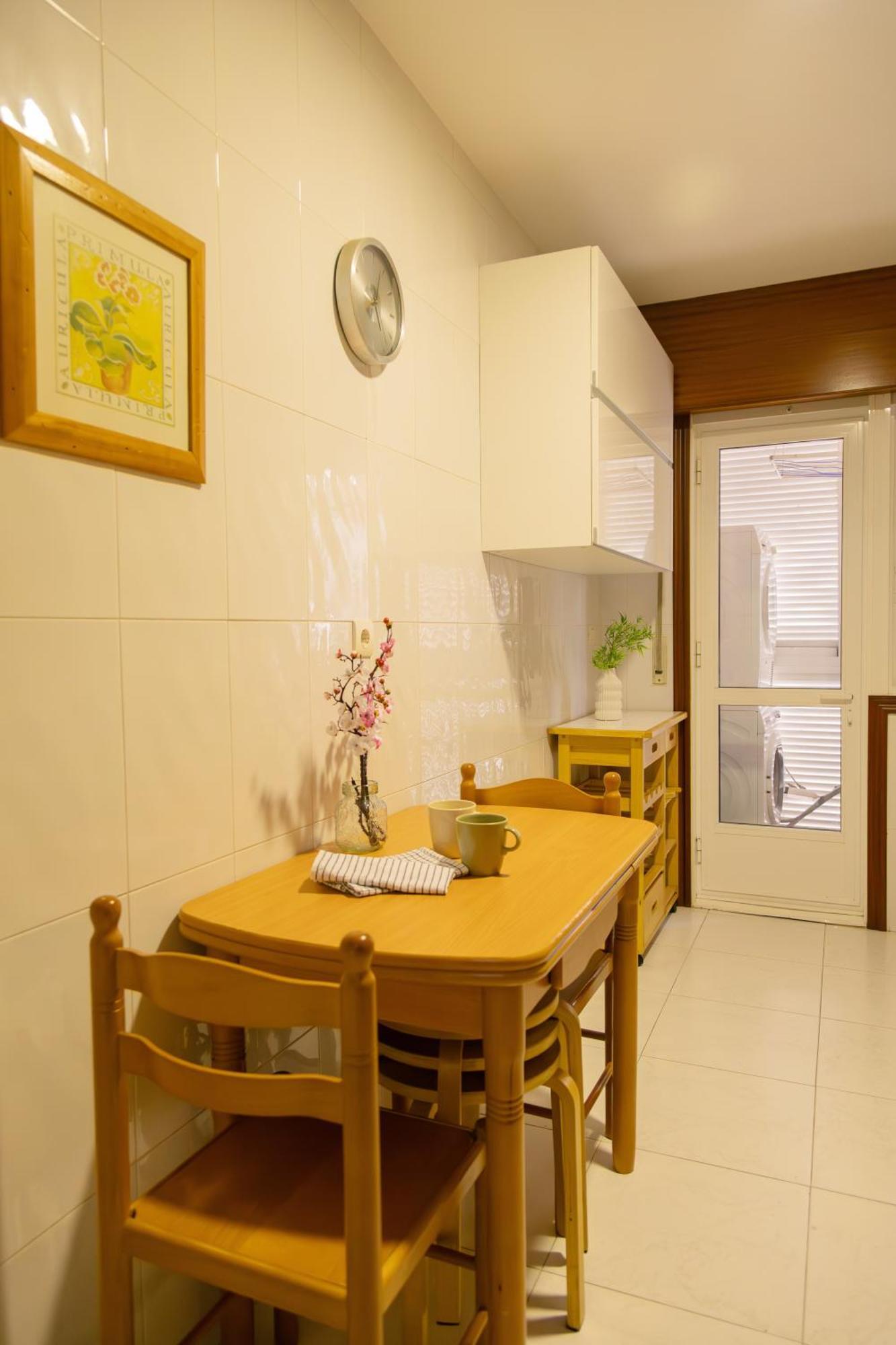 Apartamento Completo, Amplio, Muy Iluminado Y Con Plaza De Garaje Incluida. O Grove Exterior photo